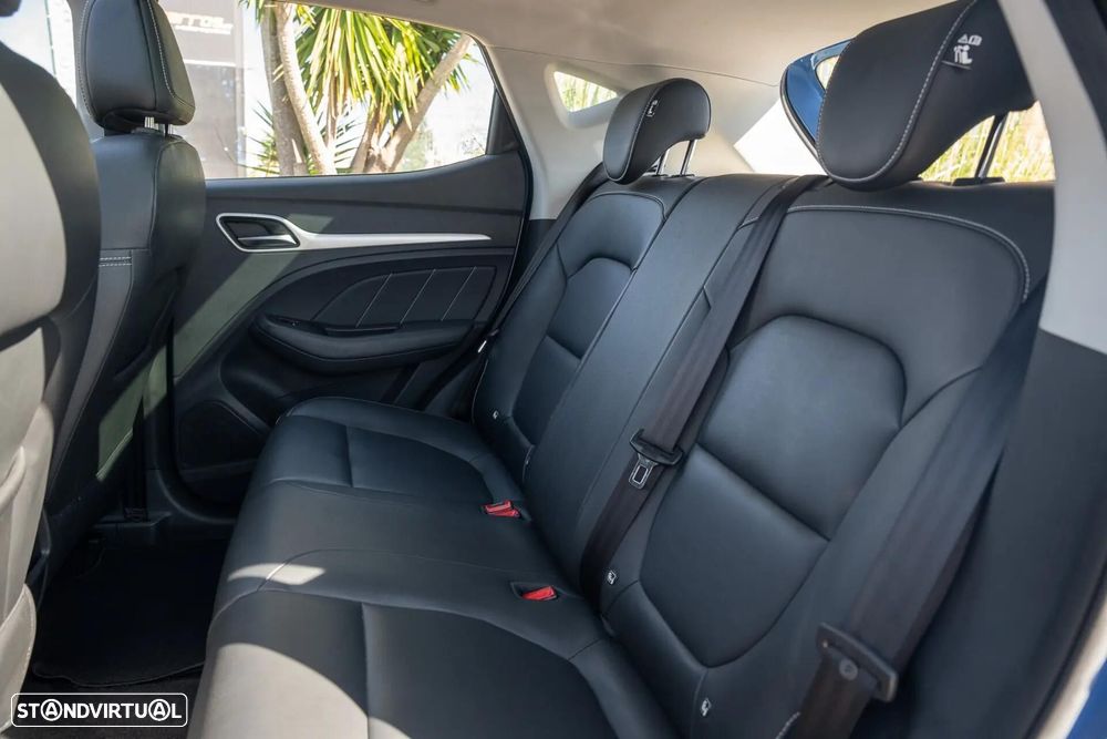 MG ZS EV 44.5 kWh Luxury - 23