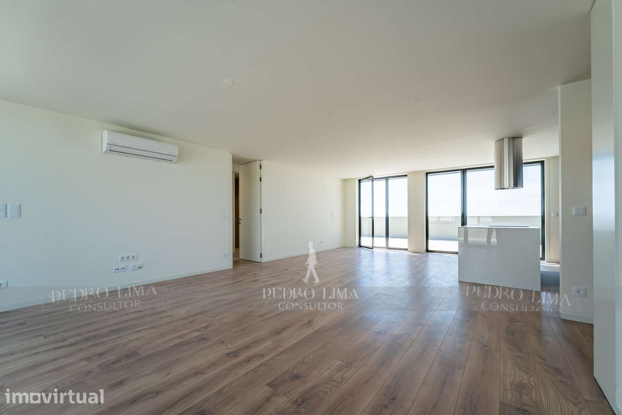 T2 NOVO com 241m2 com Terraços e 2 lugares de Garagem - Grande imagem: 3/32