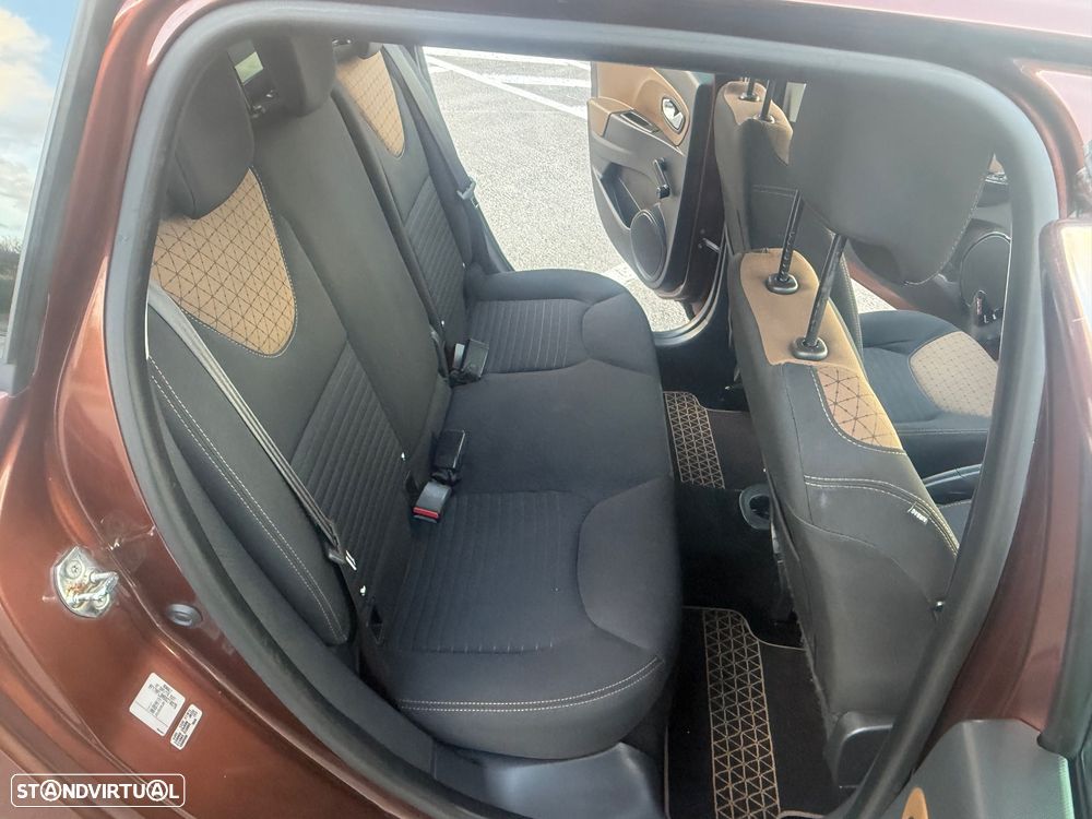 Renault Clio Sport Tourer dCi 90 Dynamique - 18