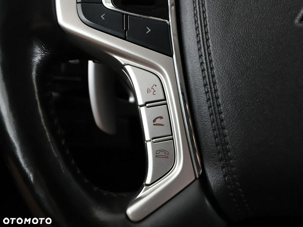 Mitsubishi Outlander Intense + - 32