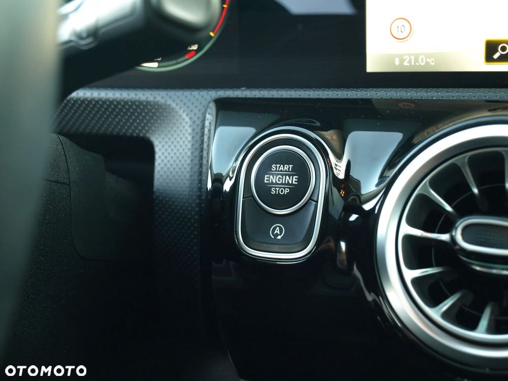 Mercedes-Benz CLA 220 d 8G-DCT - 32