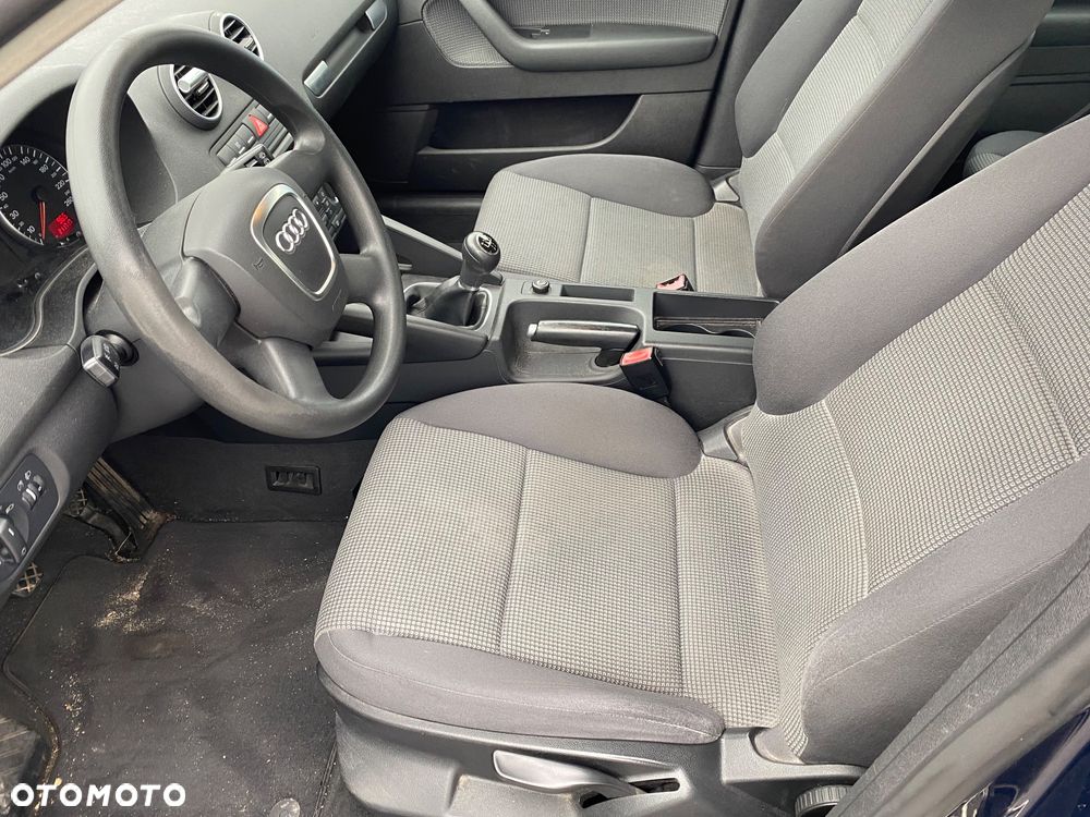 Audi A3 Sportback 1.6 Attraction - 28