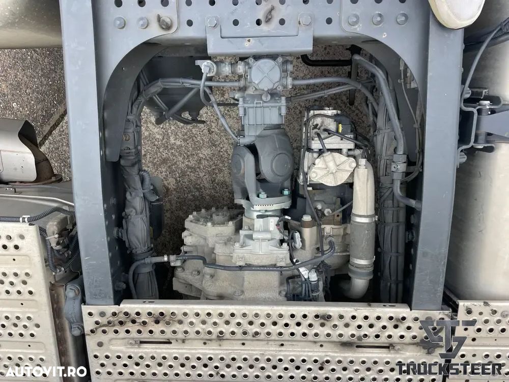 Mercedes-Benz Actros 1853 - 11