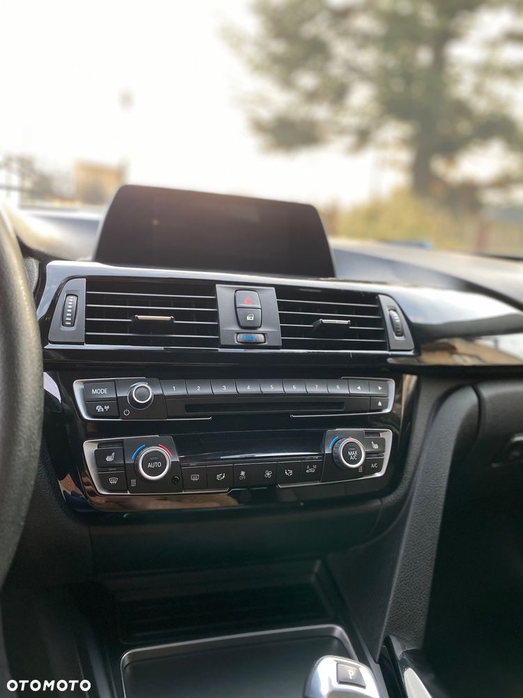 BMW Seria 3 318d - 16