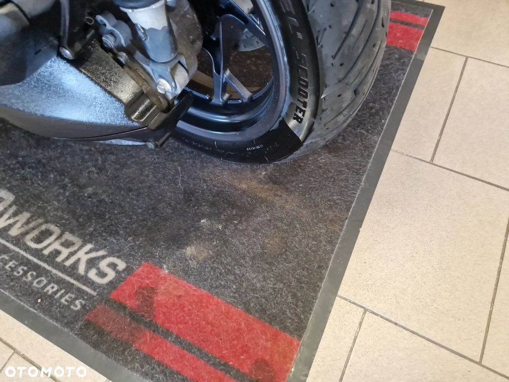 Yamaha X-max - 15