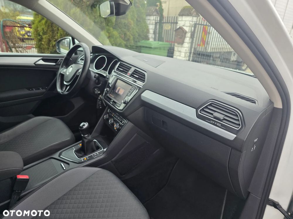 Volkswagen Tiguan - 24