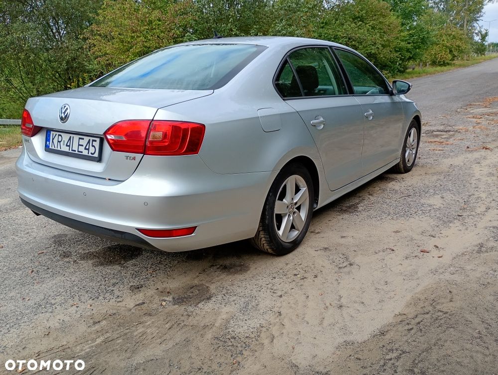 Volkswagen Jetta - 5