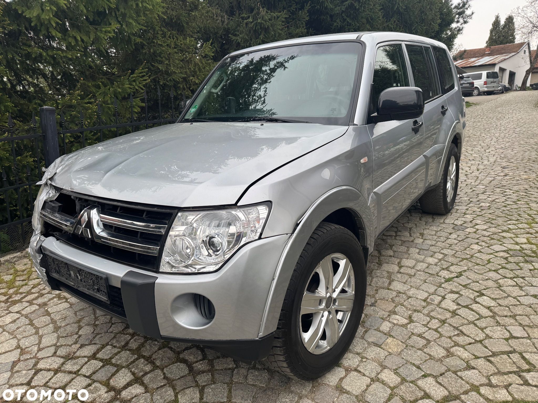 Mitsubishi Pajero 3.2 DI-D Automatik Instyle - 1