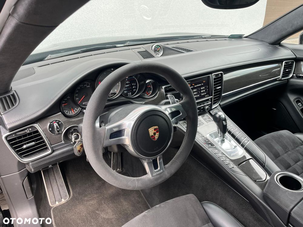 Porsche Panamera GTS - 14
