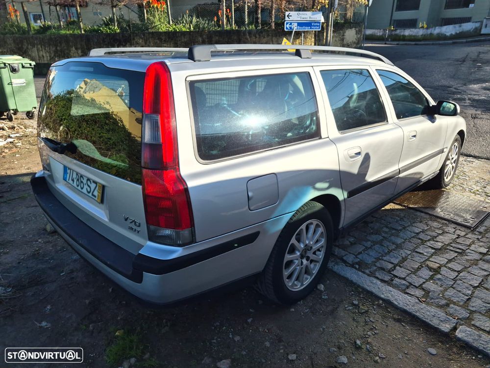 Volvo V70 2.0 T - 4