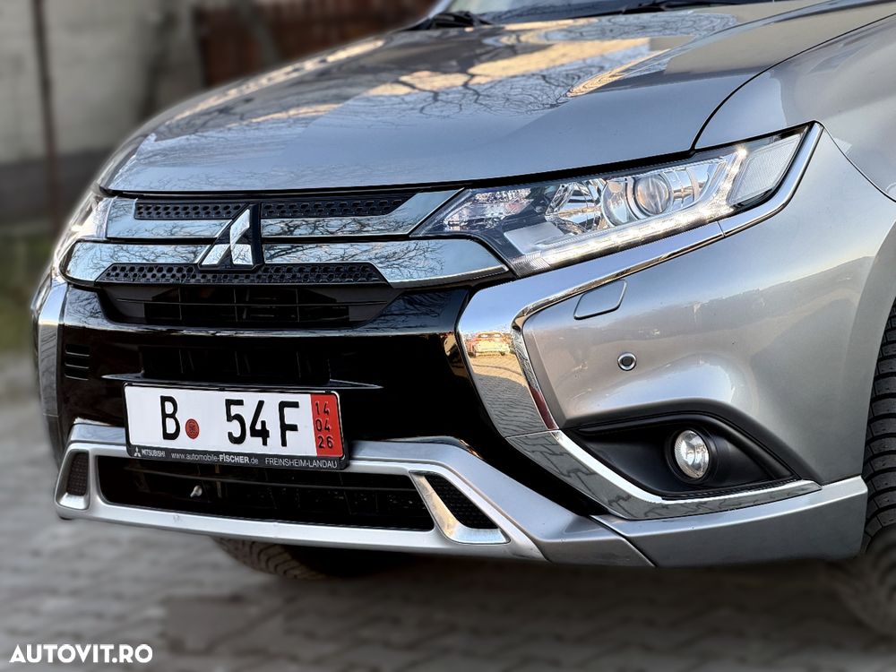 Mitsubishi Outlander - 13