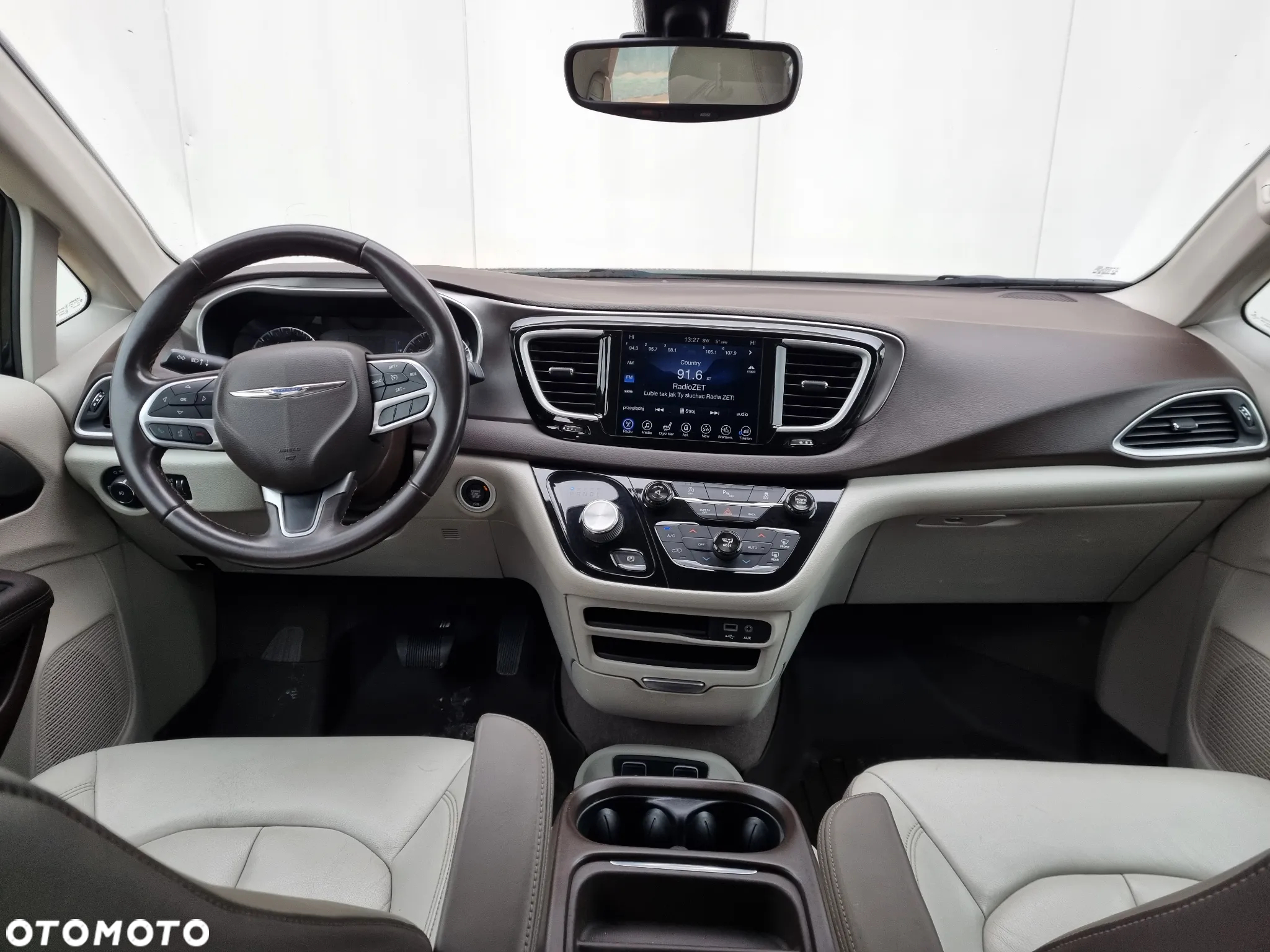 Chrysler Pacifica - 17