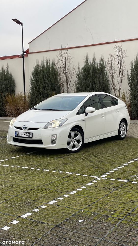Toyota Prius 1.8 HSD Premium - 1