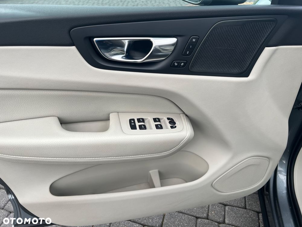 Volvo XC 60 B4 D AWD Inscription - 23