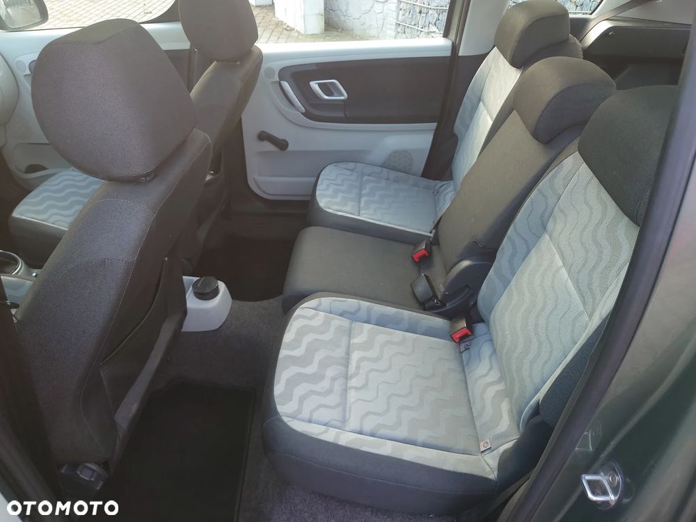 Skoda Roomster 1.6 16V - 10