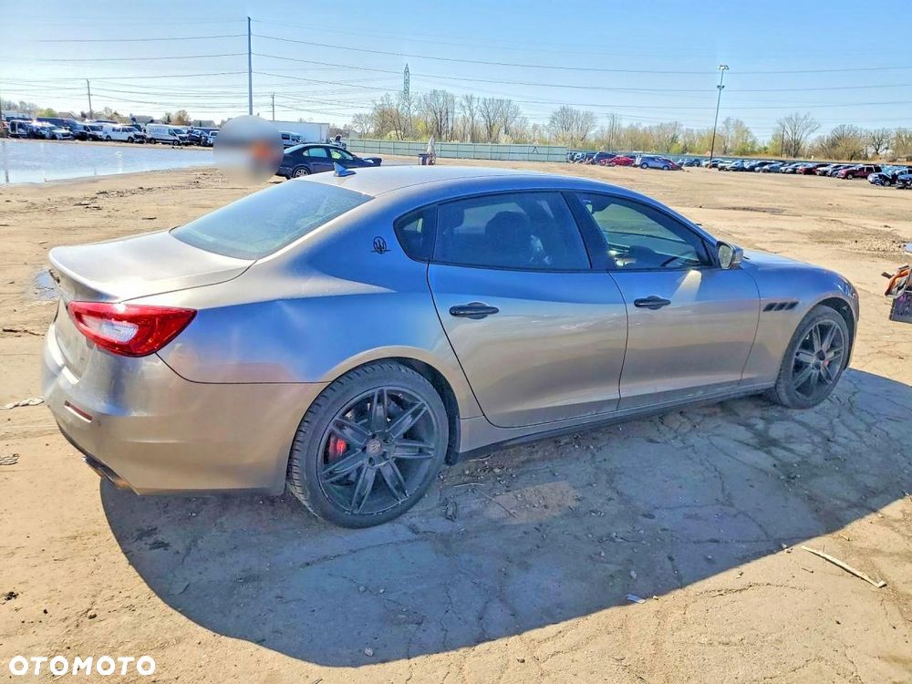 Maserati Quattroporte - 4