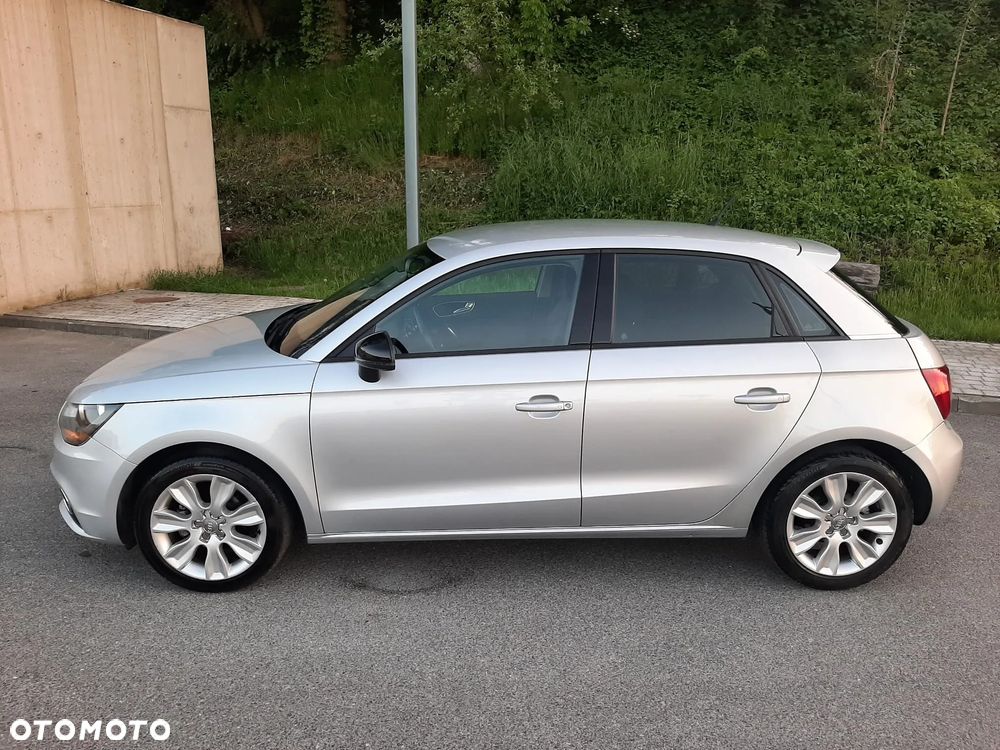 Audi A1 Sportback 1.6 TDI S tronic Ambition - 8