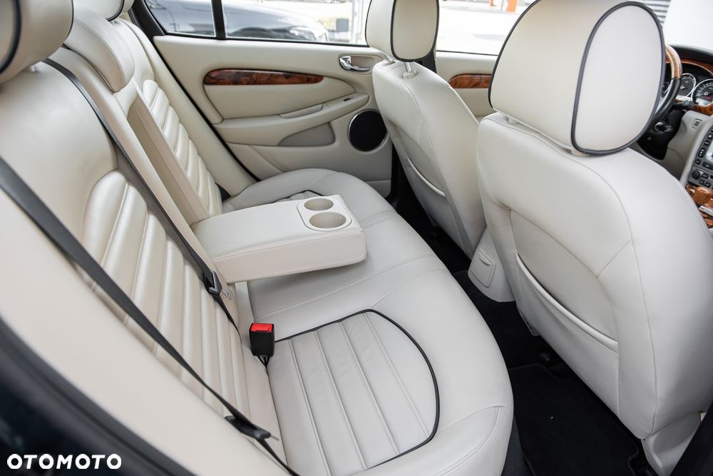 Jaguar X-Type 2.5 Executive - 28