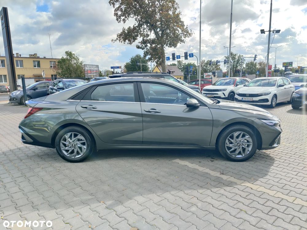 Hyundai Elantra 1.6 Smart - 7
