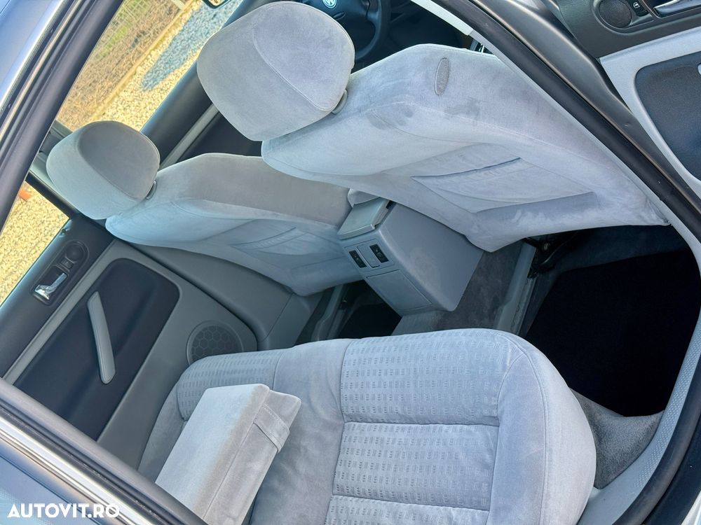 Volkswagen Passat - 18