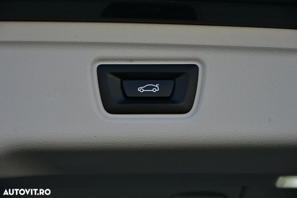 BMW Seria 3 320d Aut. - 19