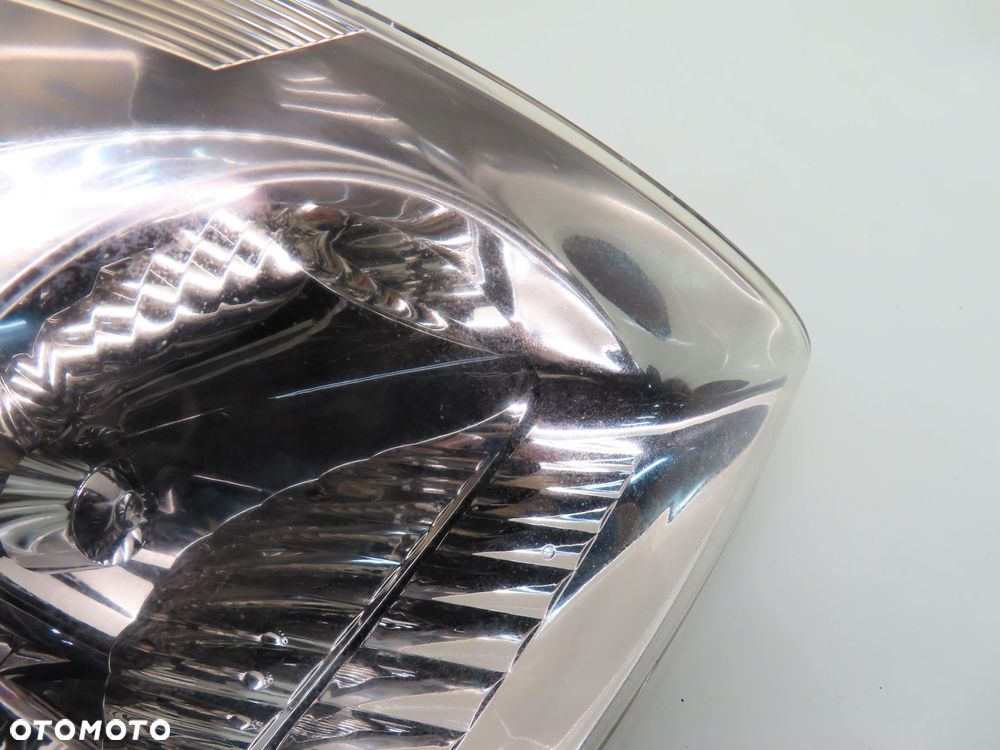 LAMPA PRAWA PRZEDNIA SUZUKI SWIFT III - 6