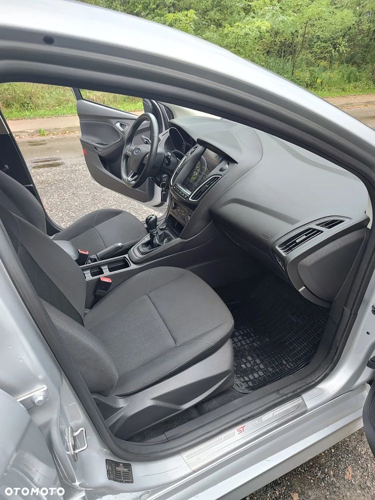 Ford Focus - 21