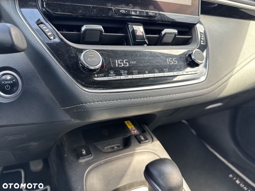 Toyota Corolla 2.0 Hybrid Comfort - 25