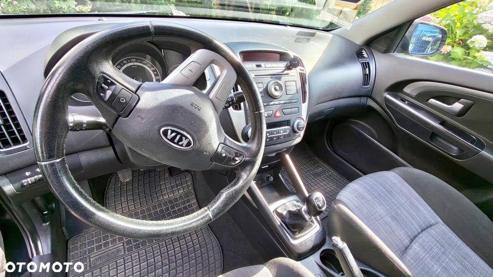 Kia Ceed 1.6 Comfort + - 17