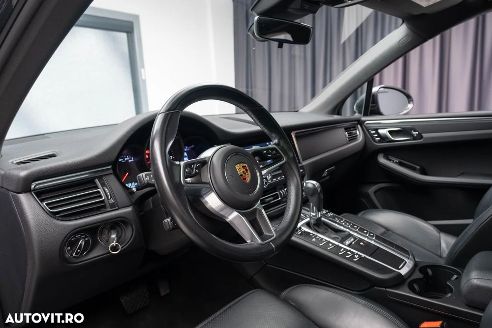 Porsche Macan Standard - 8
