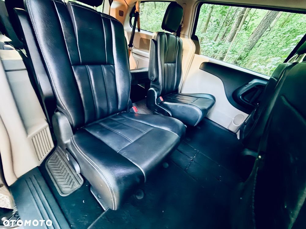 Chrysler Town & Country 3.6 Touring - 16