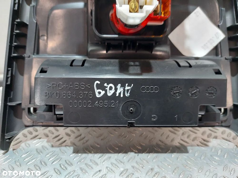 KRATKA NAWIEWU TYŁ AUDI A4 B8 NR 8K0864376 - 2