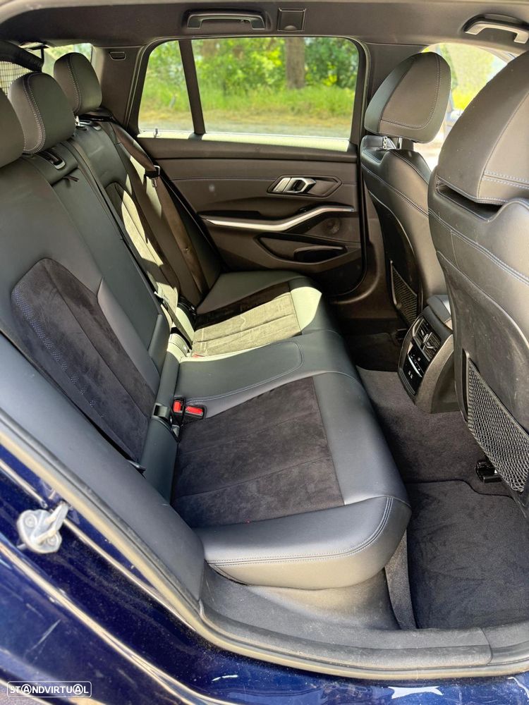 BMW 330 e Pack Desportivo M Auto - 14