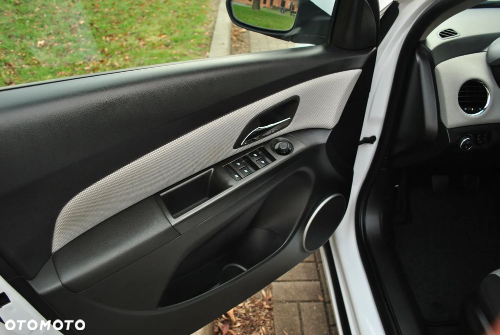 Chevrolet Cruze 1.8 LT+ - 11