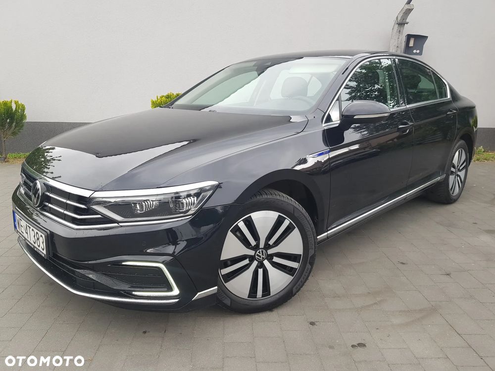 Volkswagen Passat - 2