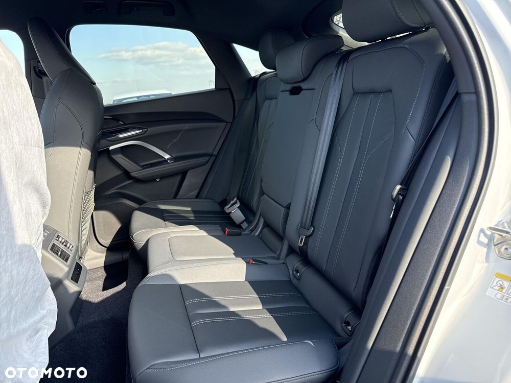 Audi Q5 Sportback - 14