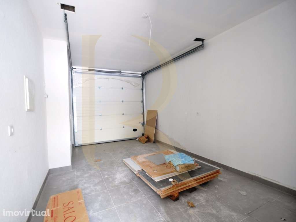 Moradia geminada térrea nova com piscina e garagem em Brejos de Aze... - Grande imagem: 4/25