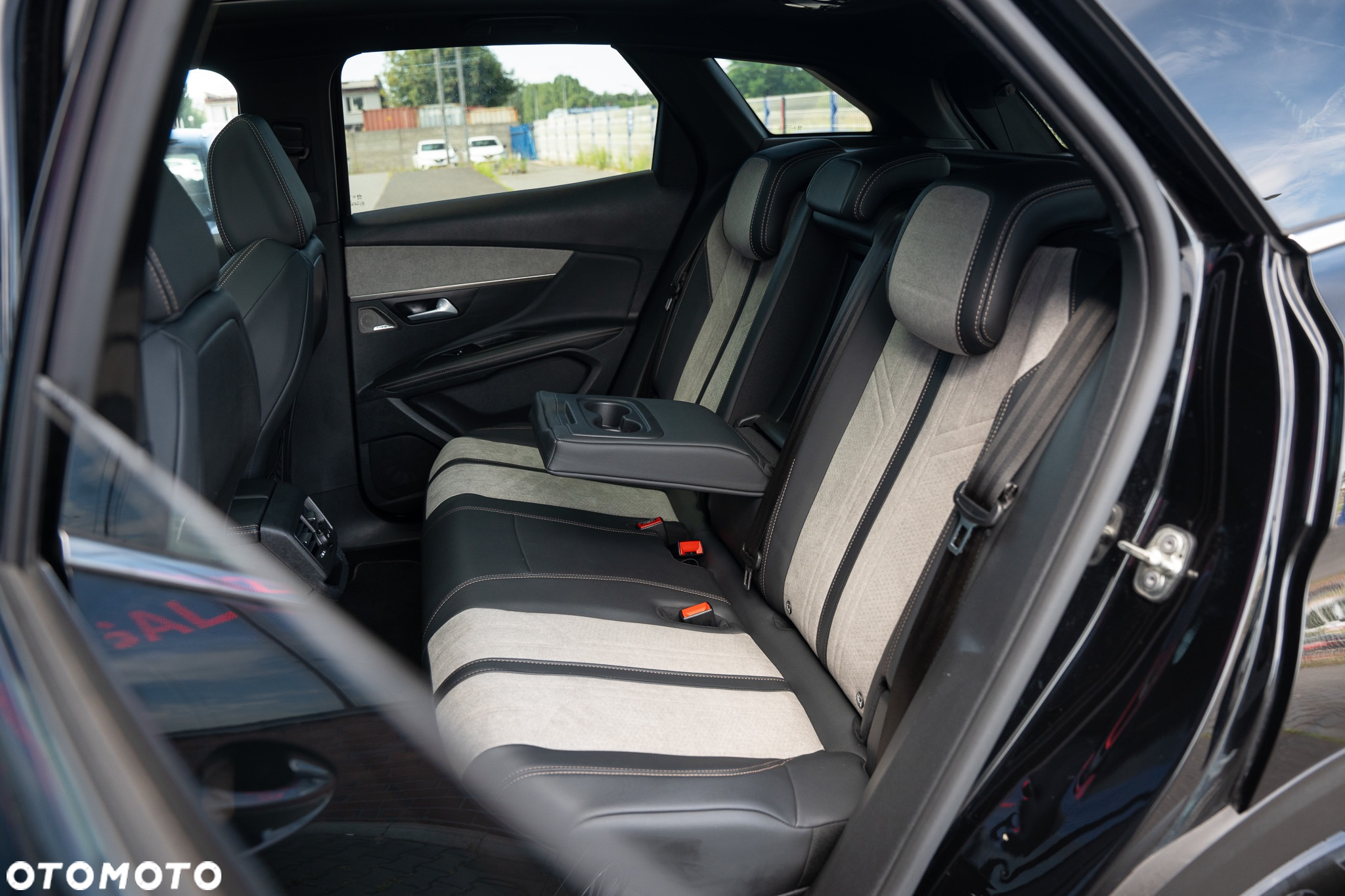Peugeot 3008 1.6 PureTech Hybrid PHEV Allure Pack S&S EAT8 - 35