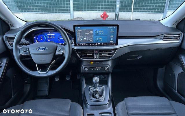 Ford Focus 1.0 EcoBoost Titanium X - 24