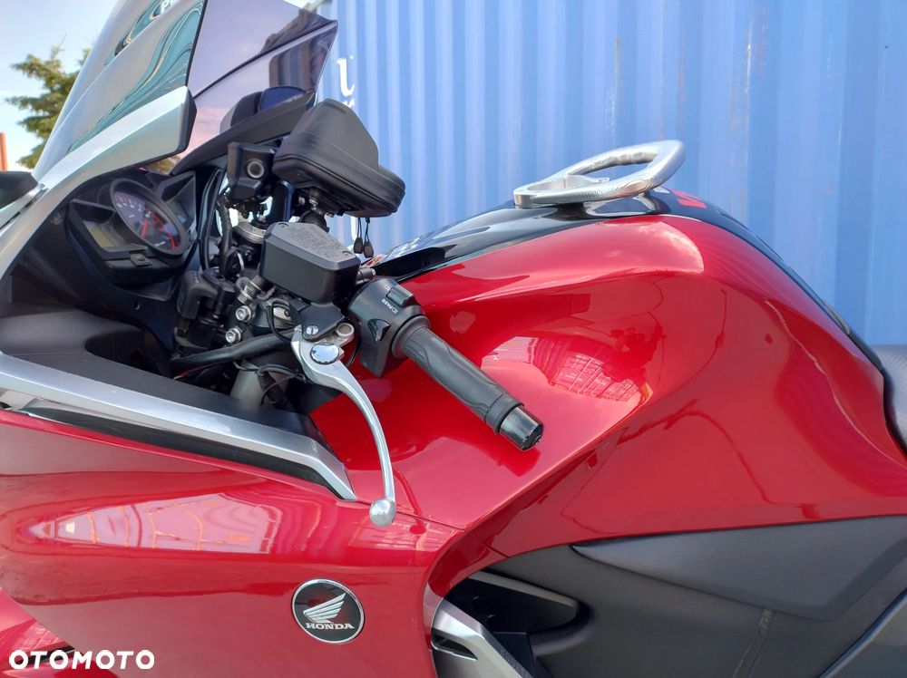 Honda VFR - 15