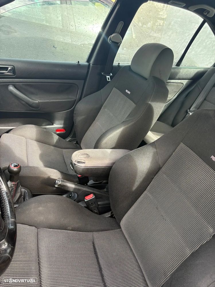 VW Bora 1.9 TDi Confortline - 6