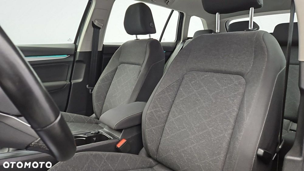 Volkswagen Golf - 11