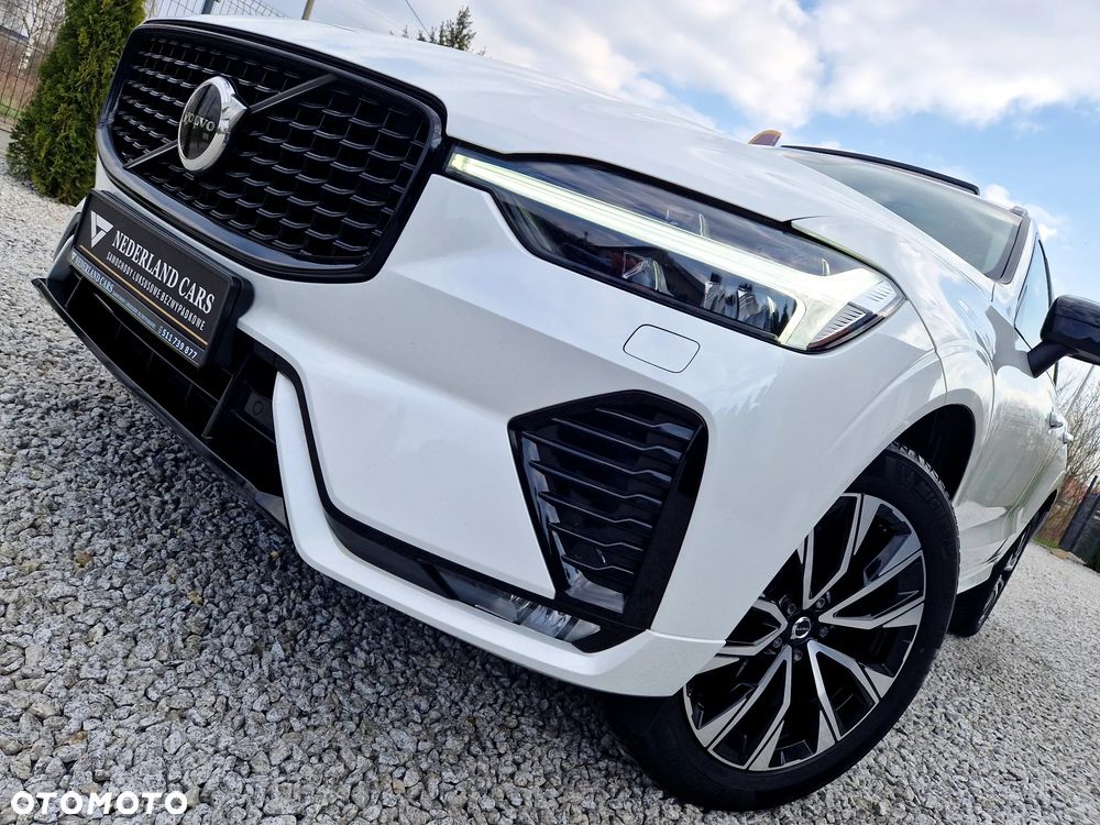 Volvo XC 60 B4 D Plus Dark - 33