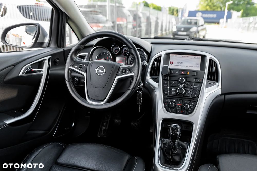 Opel Astra 1.6 Turbo Sport - 24