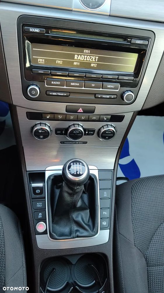 Volkswagen Passat 2.0 TDI Comfortline - 10