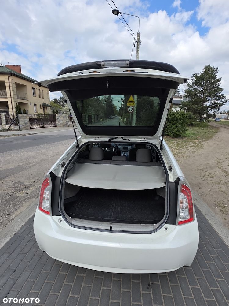 Toyota Prius 1.8 Hybrid Premium - 11