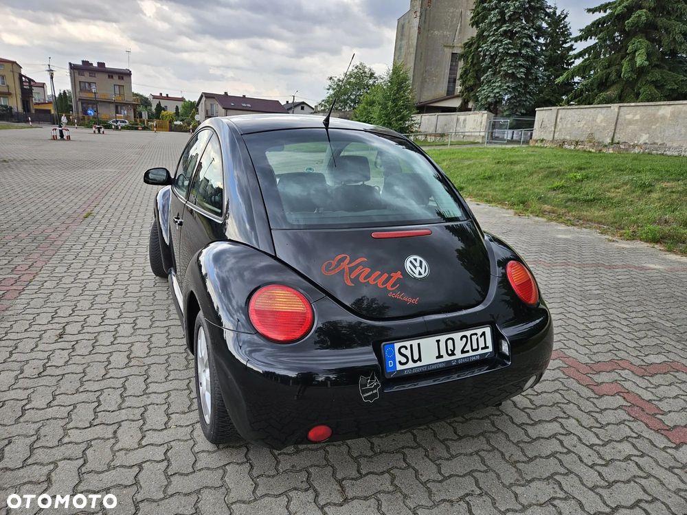 Volkswagen New Beetle - 4