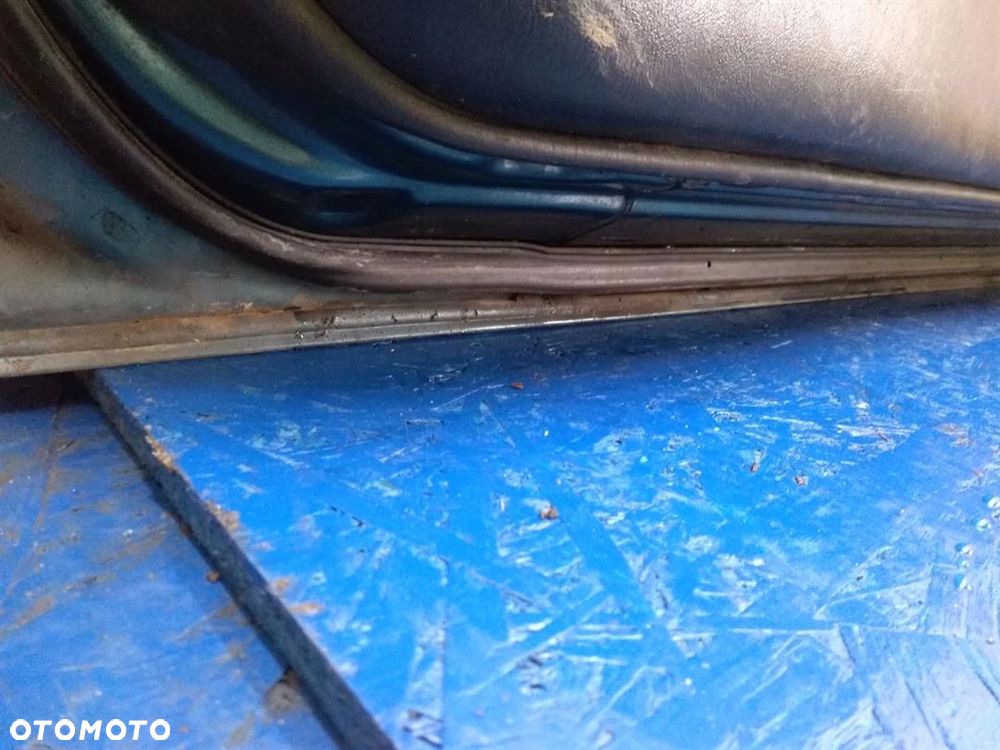 DRZWI PRAWE KOMPLETNE TOYOTA CELICA V - 2