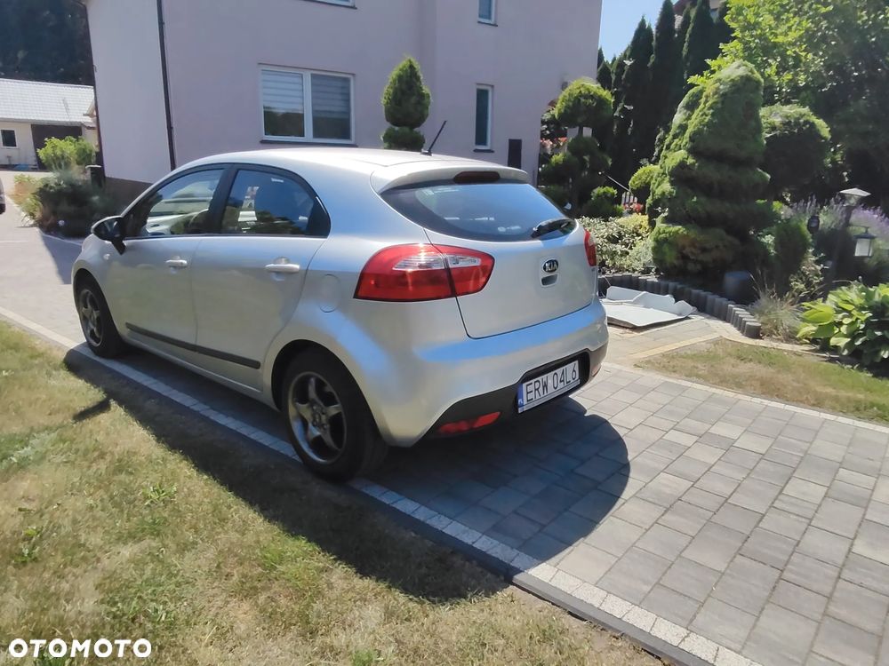Kia Rio 1.2 M - 10