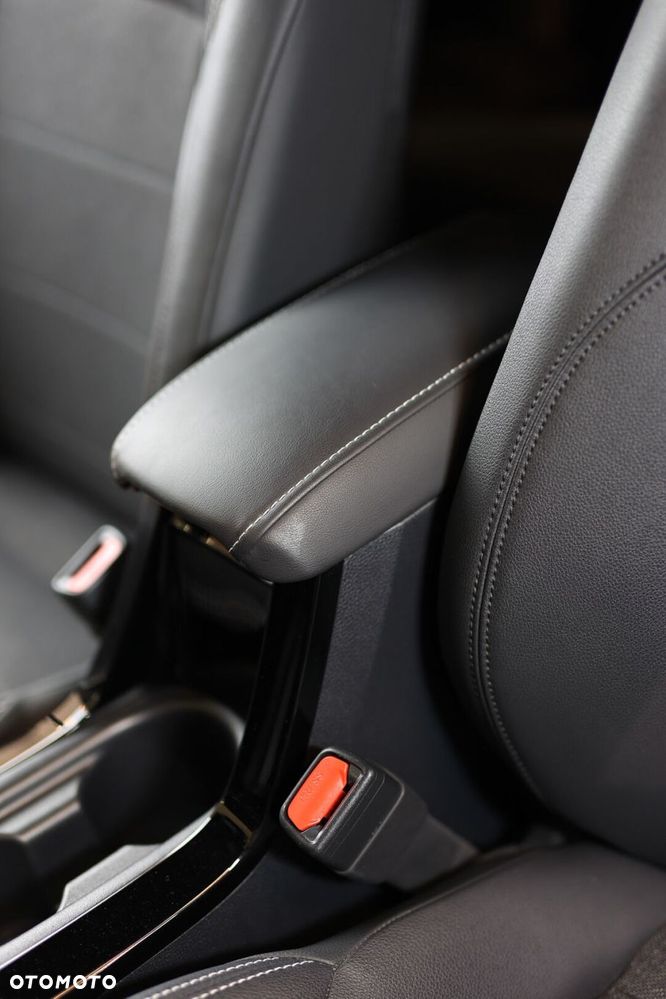 Toyota Corolla 1.8 Hybrid Comfort - 31